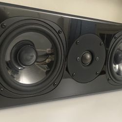 Vienna Acoustics Theatro  Piano Black -Center Channel Austria