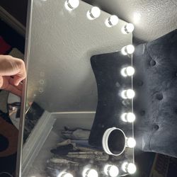 Vanity mirror 