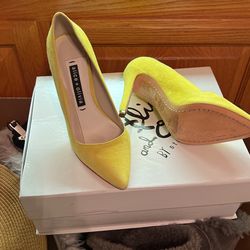 Designer Alice And Olivia Lemon Suede Heels Sz 5