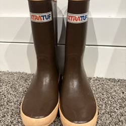 XtraTuf Legacy Kid boots Size 1Y