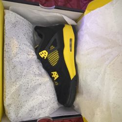 Jordan 4 Thunder 