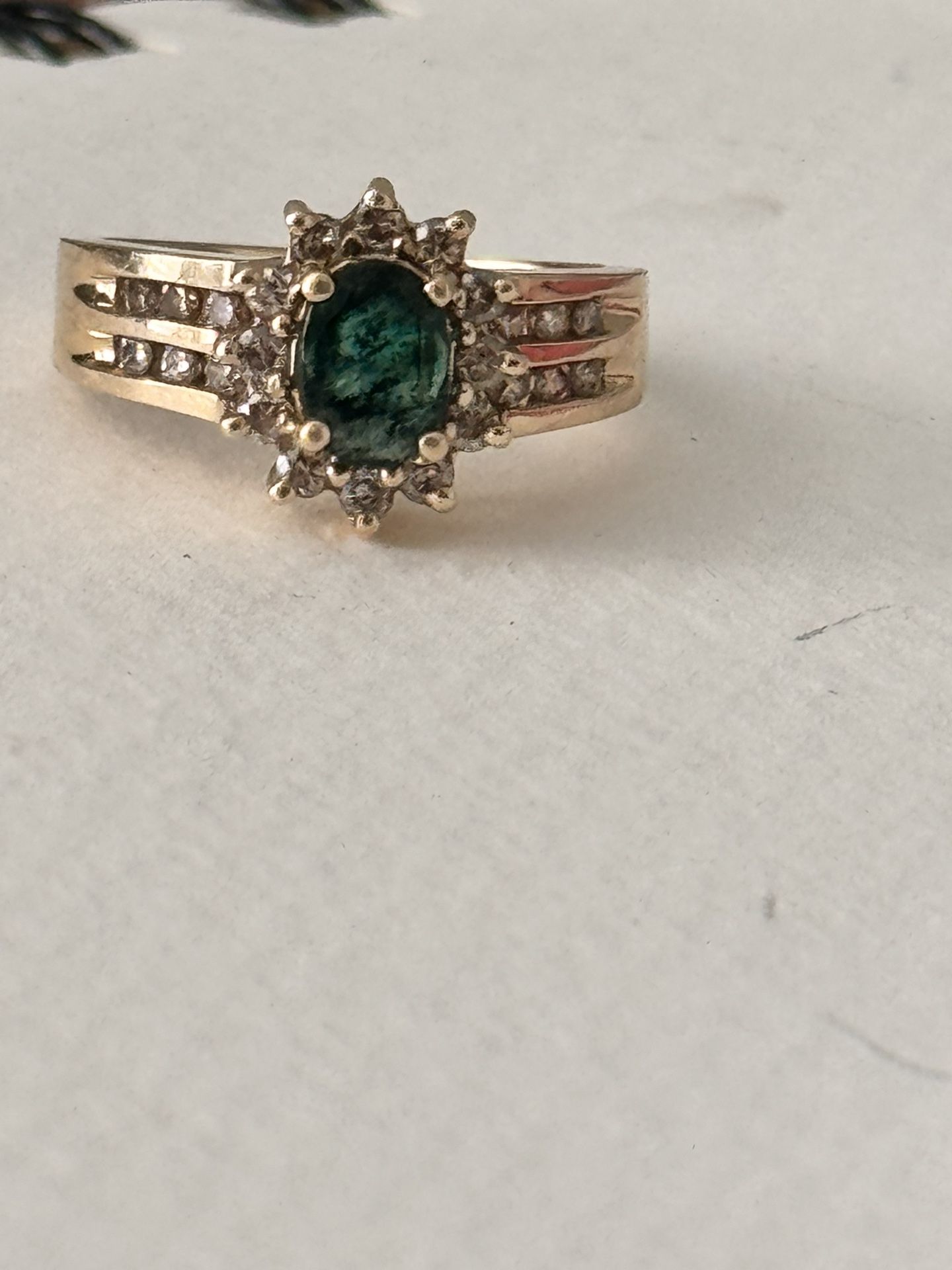 Mothers Day Special 14k Emerald And Diamond Ring 