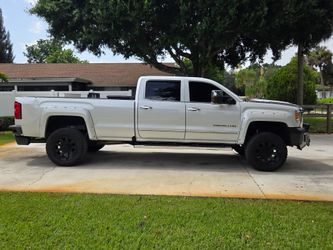 2019 GMC Sierra Denali 3500HD Duramax