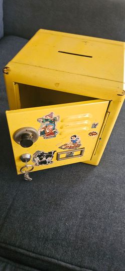 Small Locker/ Safe