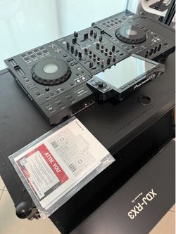Selling my Pioneer DJ XDJ-RX3 in excellent cosmetic and working condition.✅