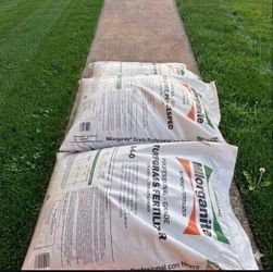 Milorganite Professional Grade grass Fertilizer