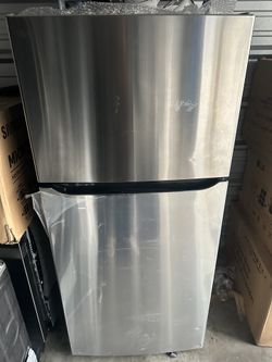 30 in. W 20 cu. ft. Top Freezer Refrigerator w/ Multi-Air Flow and Reversible Door in Stainless Stee