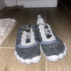 Men’s 10 Watershoes