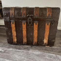 Beautiful Antique Chest $20