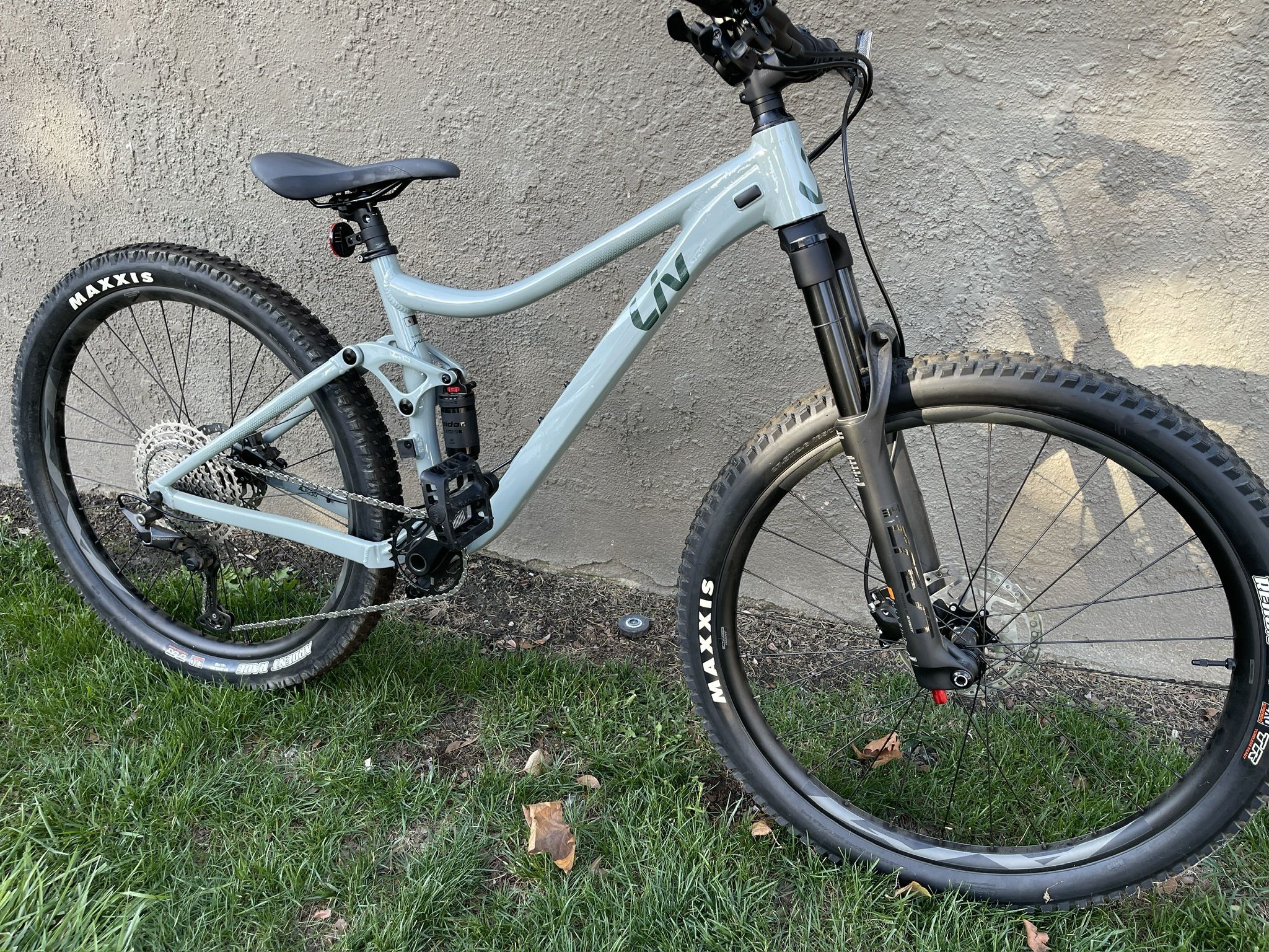 2022 Liv Mountain Bike ( Like New)