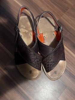 Brown Horse Designed Sandals 