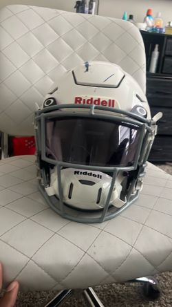 White riddell speedflex adult medium