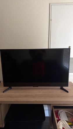 Tv medium 40 inch brand insignia smart tv