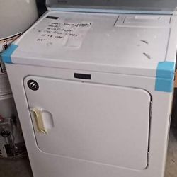 Brand New Scratch And Dent Dryer Electric
