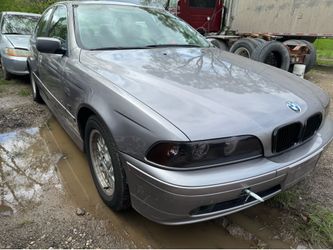 For Parts 2001 BMW 525i Parting Out