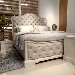 Ashley Furniture Arlendyne Panel Bedroom Set, White
Ashley Furniture$10 Down Payment And Financing Available