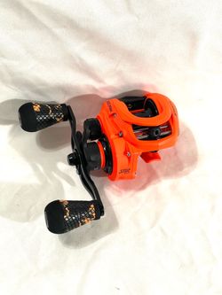 Brand new never used Lew’s Xfinity medium action bait, caster fishing reel. Retails for $90.