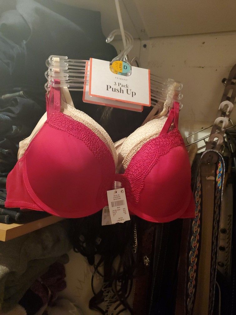 Brasieres 65 $ Leer
