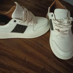 Guess Men's Size 7 1/2