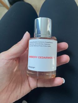 Dossier Ambery Cedarwood Perfume
