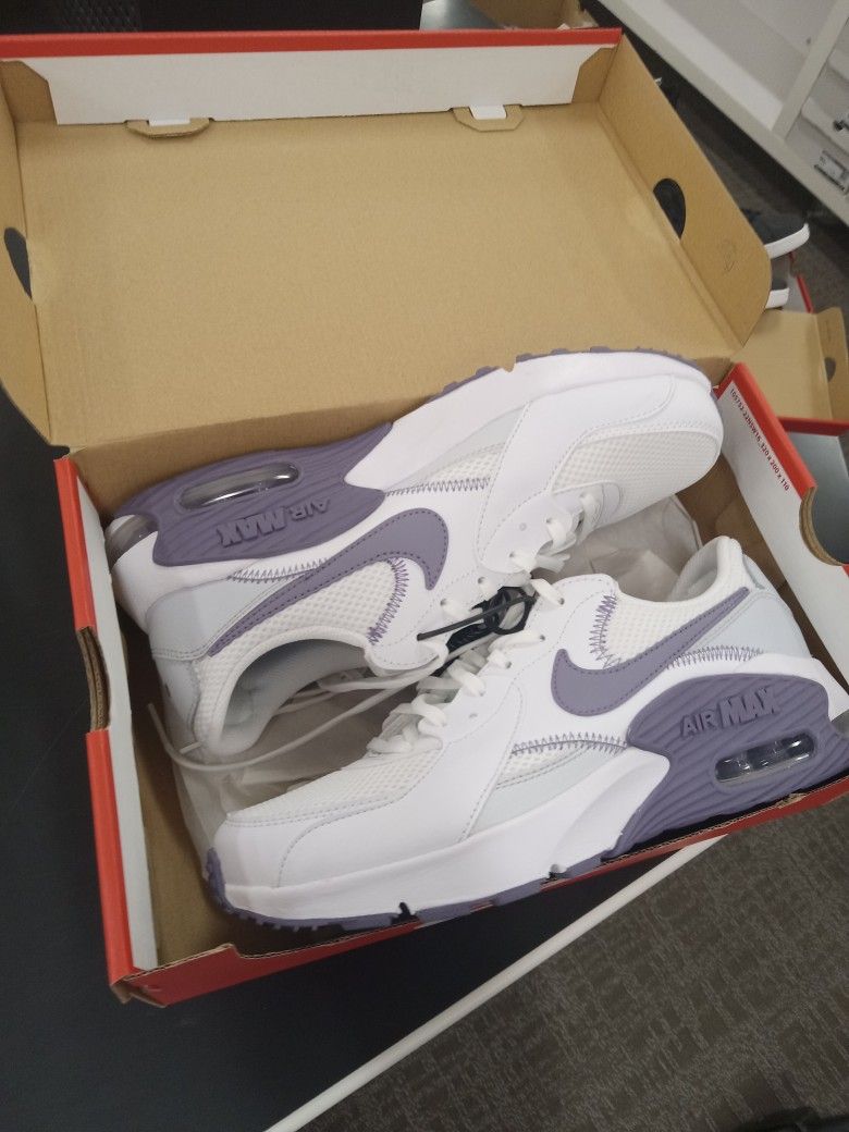 Brand New Nike And Converse Chucks