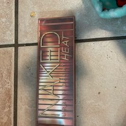 Urban Decay Slightly Damaged 