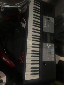New Yamaha piano psr e2333