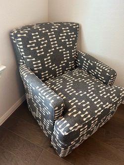 Performance Blend Swivel Chair