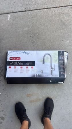 Delta kitchen faucet