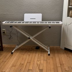 Electric Piano Keyboard