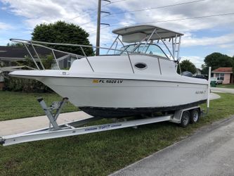 2001 Sailfish Boat 24 Feet