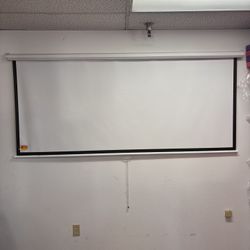 New in Box  120" 1:1 Manual Pull Down Auto Lock Projector  