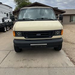 2005 Ford E-250