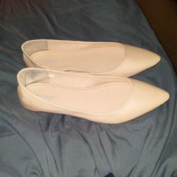 Woman's Wedge Flats Size 7