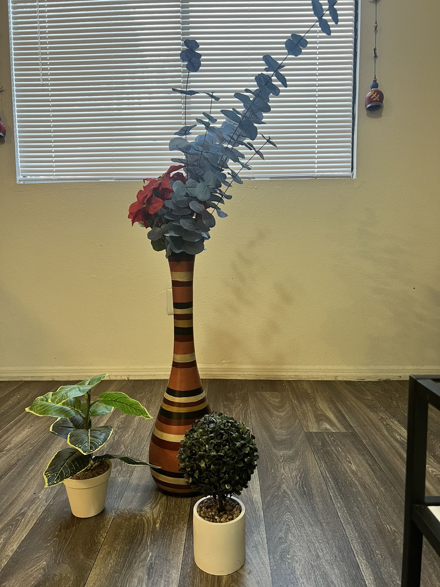 Home Decor Vase And Artificial Plants