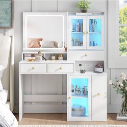 Vanity With LED LIGHTING 