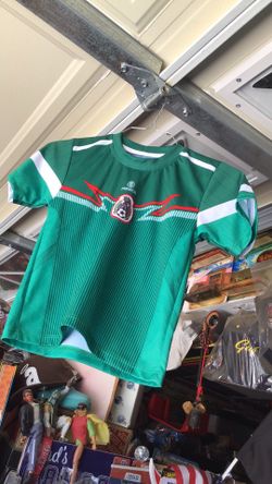 Mexico 🇲🇽 little kids soccer jersey size 10/M