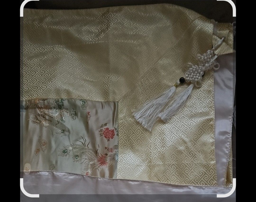 85"x96" (2.36 yards x 2.7 yards) This is brocade jacquard table cloth.