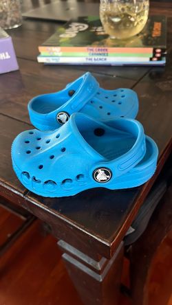 Crocs size 5