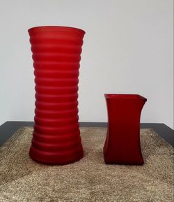 Pair Red-Matte Glass Spiral Flower Vase 10" / Red-matte square pedestal glass vase 5". Long-lasting red-matte glass beautiful vases for decorating.