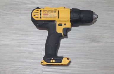DEWALT DCD771 20V MAX cordless 1/2-inch compact drill driver.