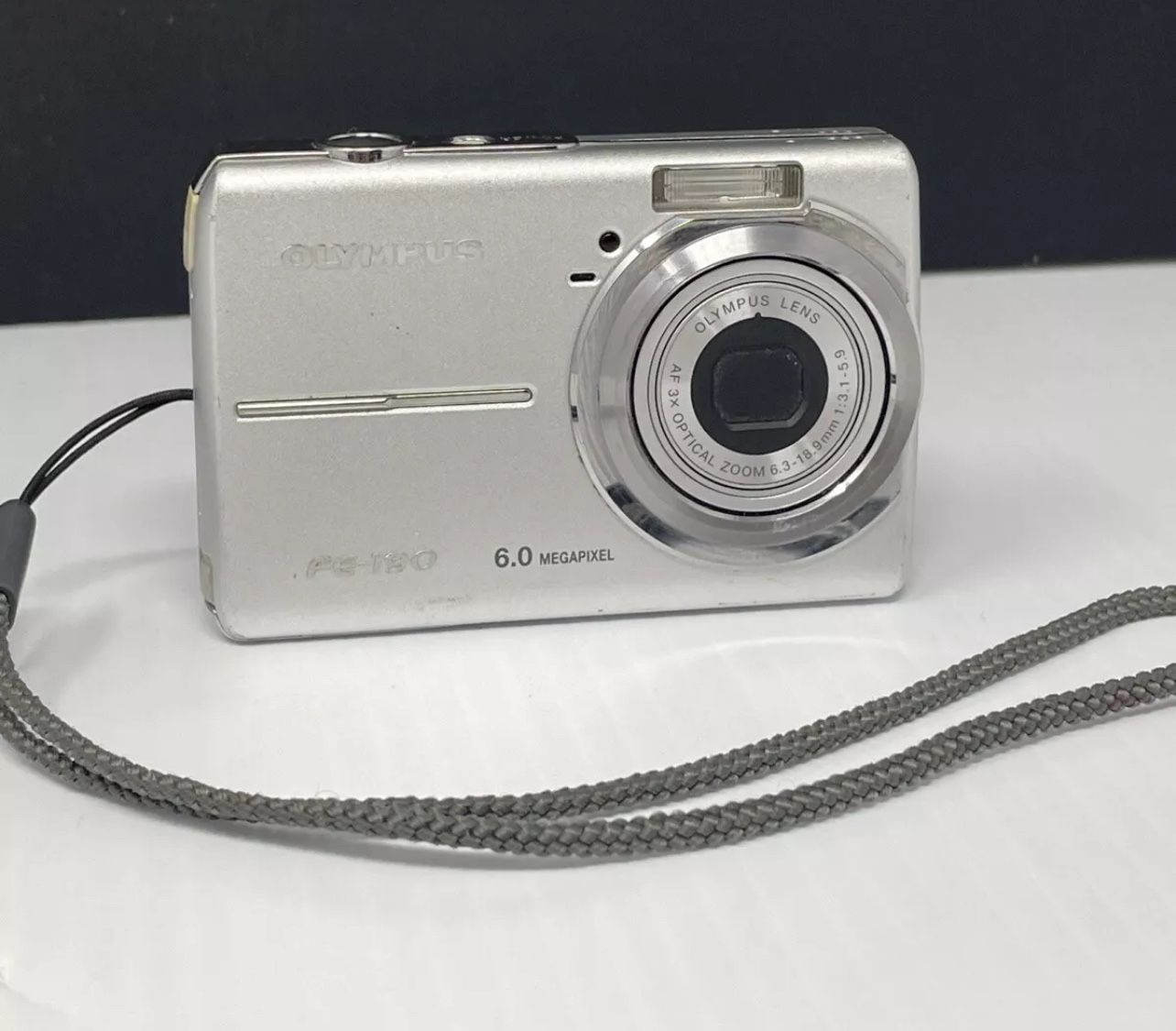 Olympus FE-190 6.0 MP Digital Camera 3X Optical Zoom Silver Tested, Working