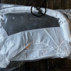 Michael Kors Jet Set Large Saffiano Leather Crossbody Bag, black , brand new 