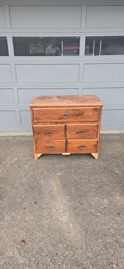 3 drawer wood dresser
