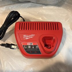 Milwaukee M12 Charger 