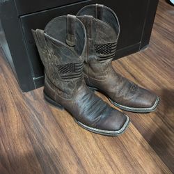 12 Men’s Ariat Boots $100