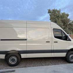 2022 Mercedes-Benz Sprinter 2500 Crew Van 4x4