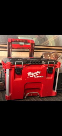 Milwaukee pack out