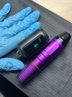 READ DESCRIPTION— PURPLE TATTOO GUN MACHINE WITH BATTERY