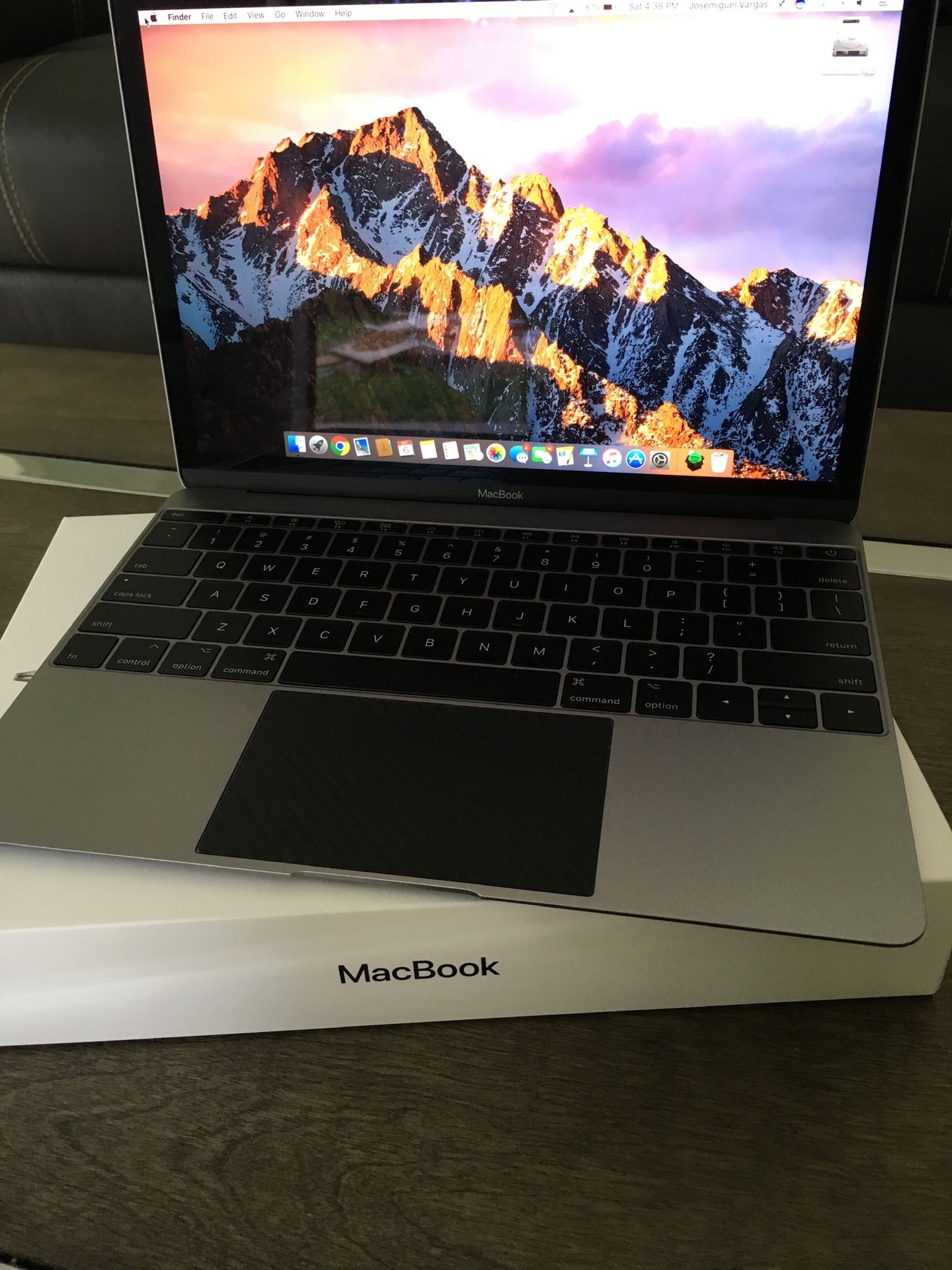 MacBook 12 inch Carbon fiber Dbrand Skin New